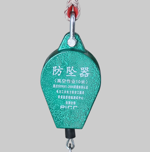 鋼結構廠房搭建需佩戴好防墜器
